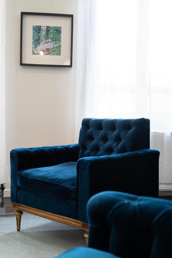 Spacious & Artistic Retro 2Bd Apt With Sauna Athens Ngoại thất bức ảnh