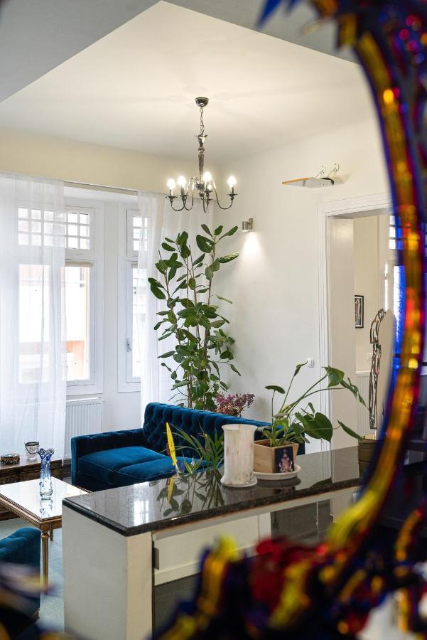 Spacious & Artistic Retro 2Bd Apt With Sauna Athens Ngoại thất bức ảnh