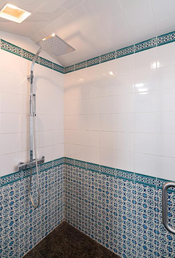 Spacious & Artistic Retro 2Bd Apt With Sauna Athens Ngoại thất bức ảnh