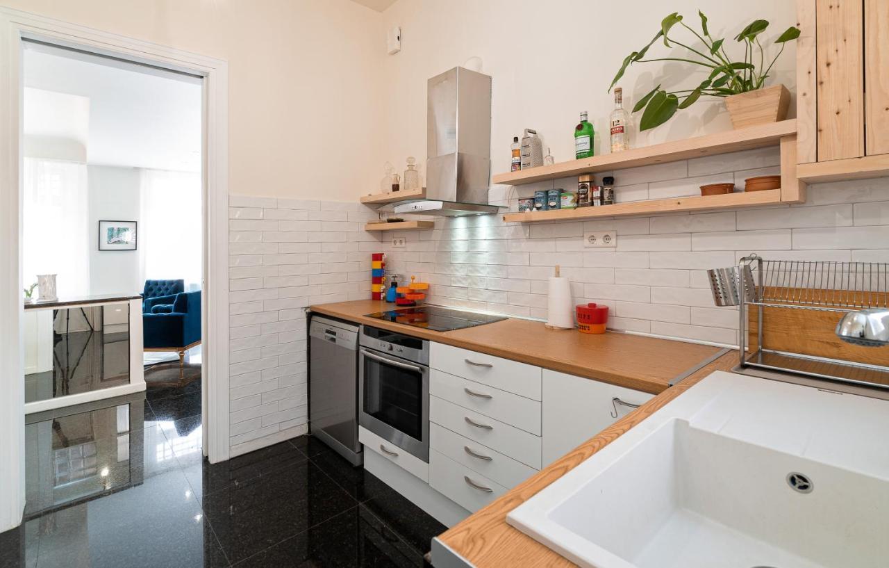 Spacious & Artistic Retro 2Bd Apt With Sauna Athens Ngoại thất bức ảnh