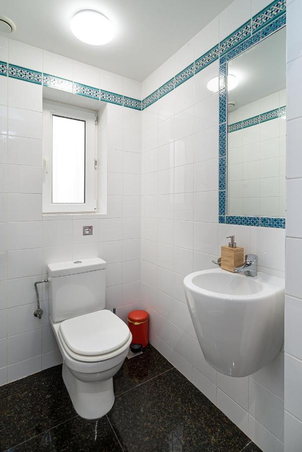 Spacious & Artistic Retro 2Bd Apt With Sauna Athens Ngoại thất bức ảnh